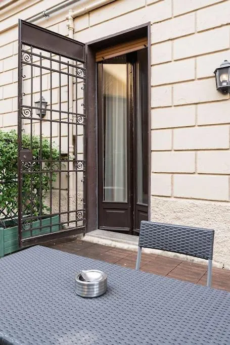 Appartement Crocetta Traviata Bilocale I Piano - Mirable Pm à Milan 0*,  Italie
